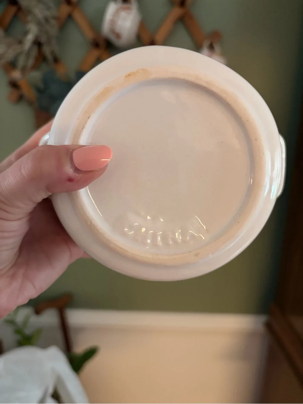 N/A white ceramic